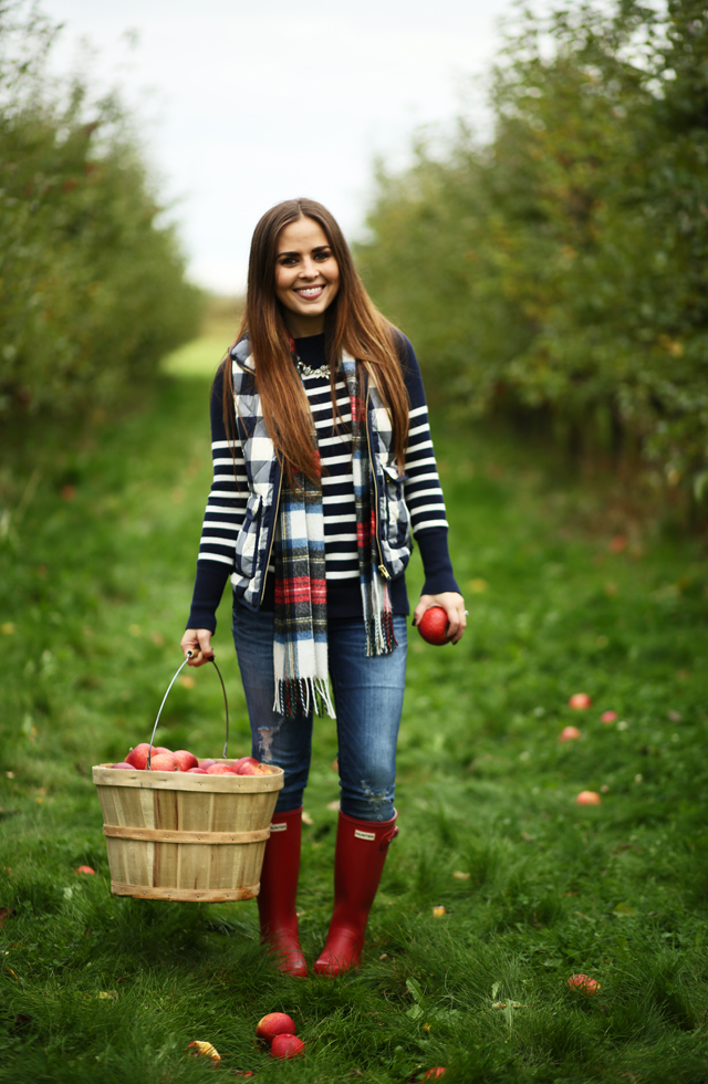 fall apple picking outfits