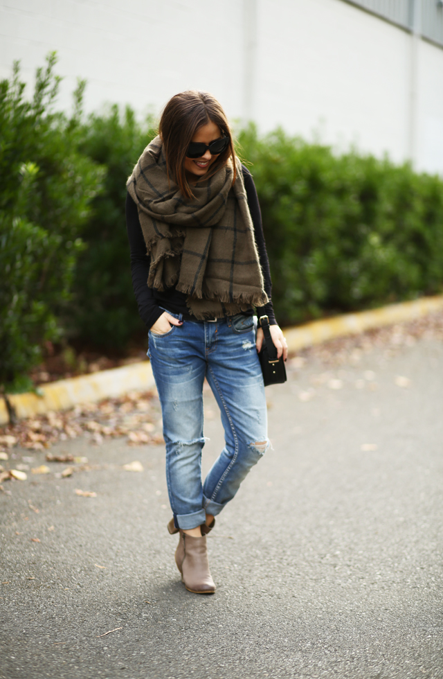 olive and black scarf casual fall outfit