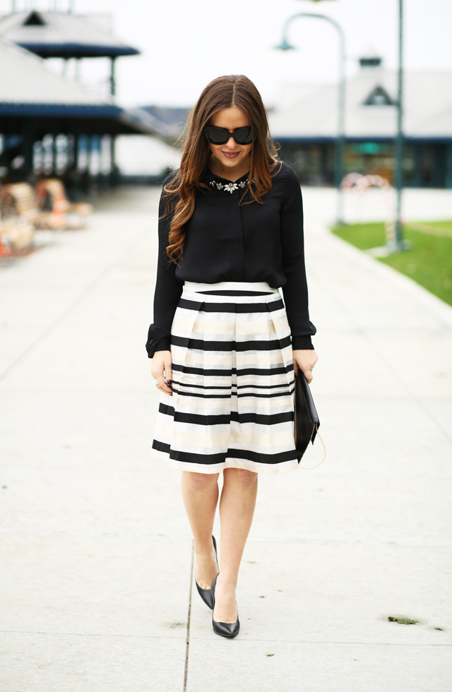 black and gold striped knee length skirt with pockets