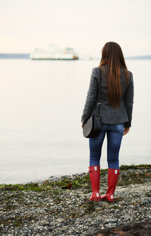 seattle ferries red hunter boots tweed blazer