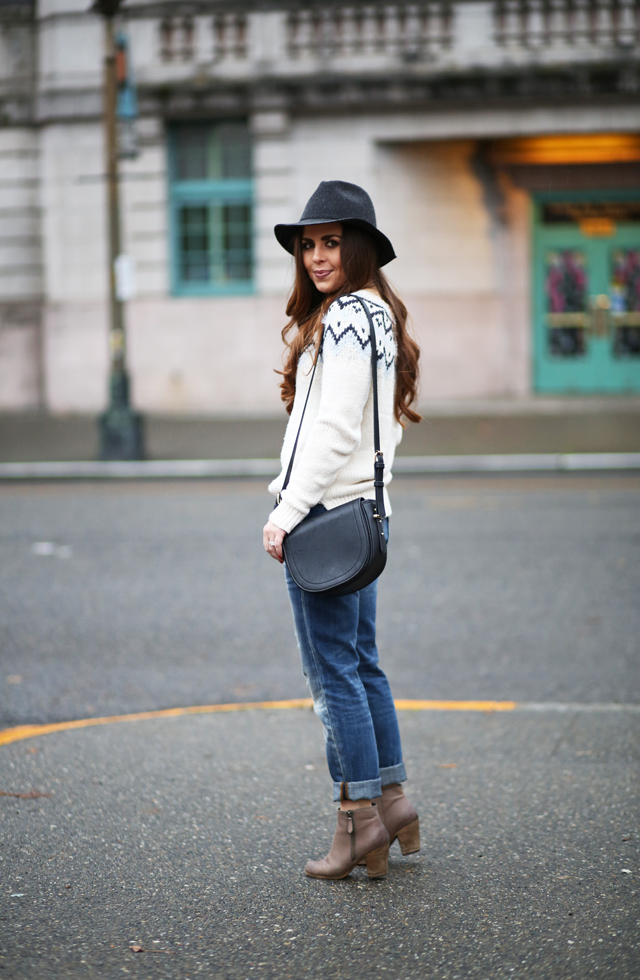 chunky sweater boyfriend jeans and booties
