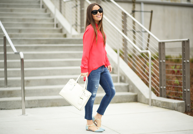  casual-monday-outfit-with-blue-studded-flats