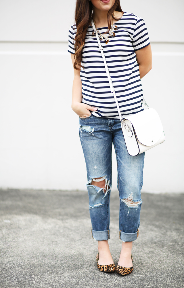 ripped jeans and stripes leopard shoes