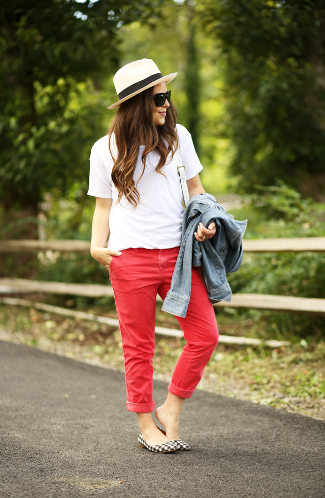white tee red pants for summer