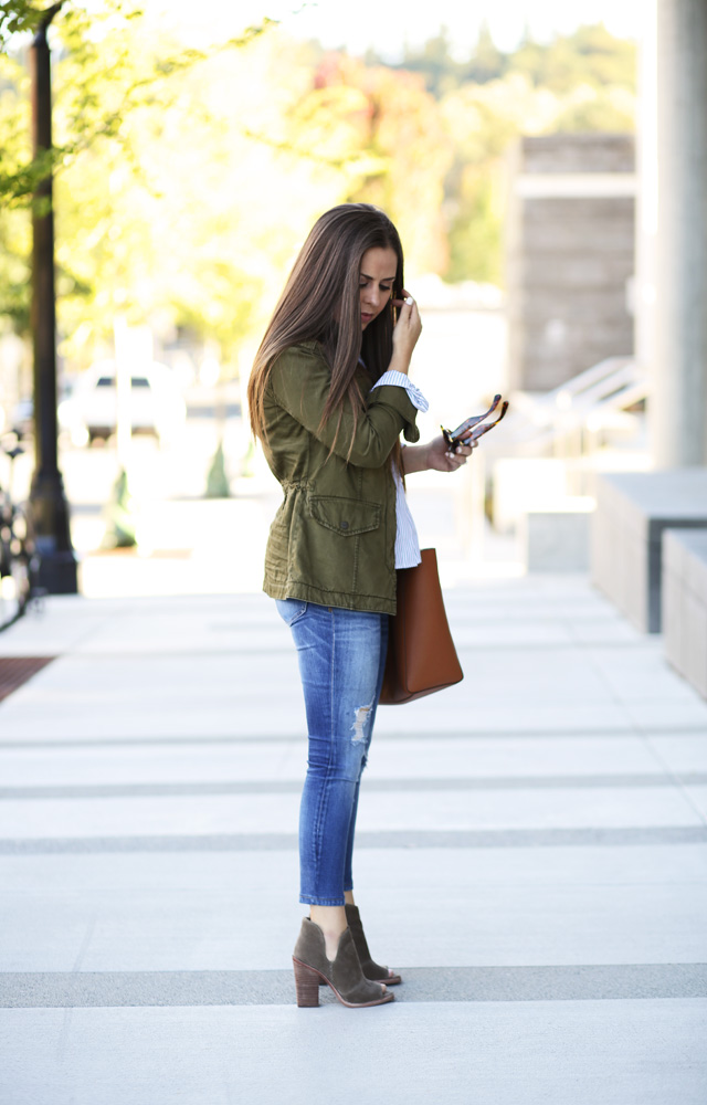 olive-jacket-with-jeans