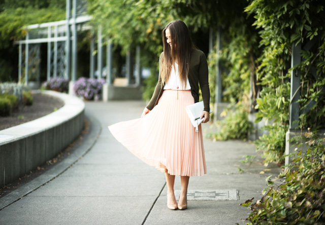 pink-pleated-midi-skirt