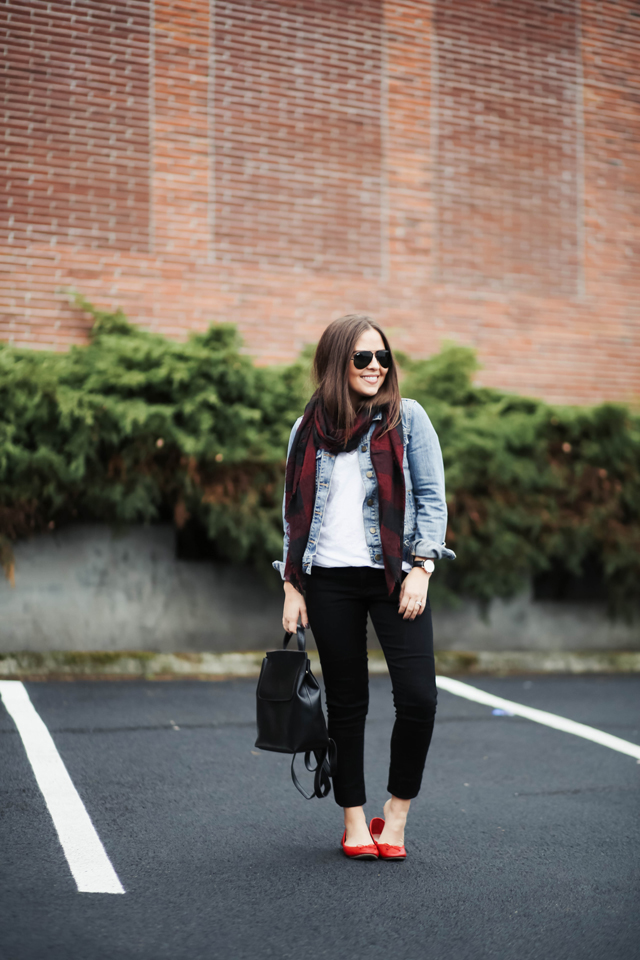 black-white-and-red-fall-outfit