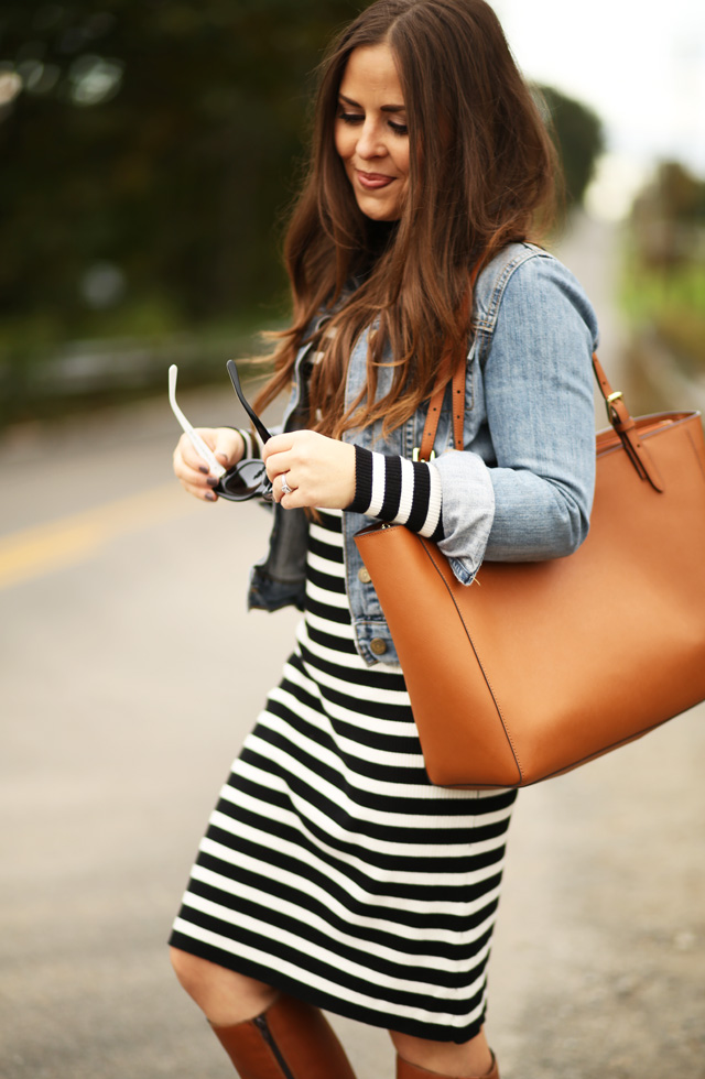 cognac-bag-with-striped-dress
