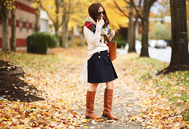 scarf-with-a-skirt-and-riding-boots