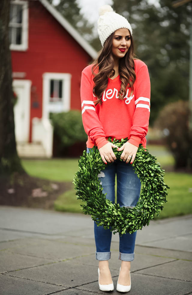 christmas-sweatshirt-boxwood-wreath-12