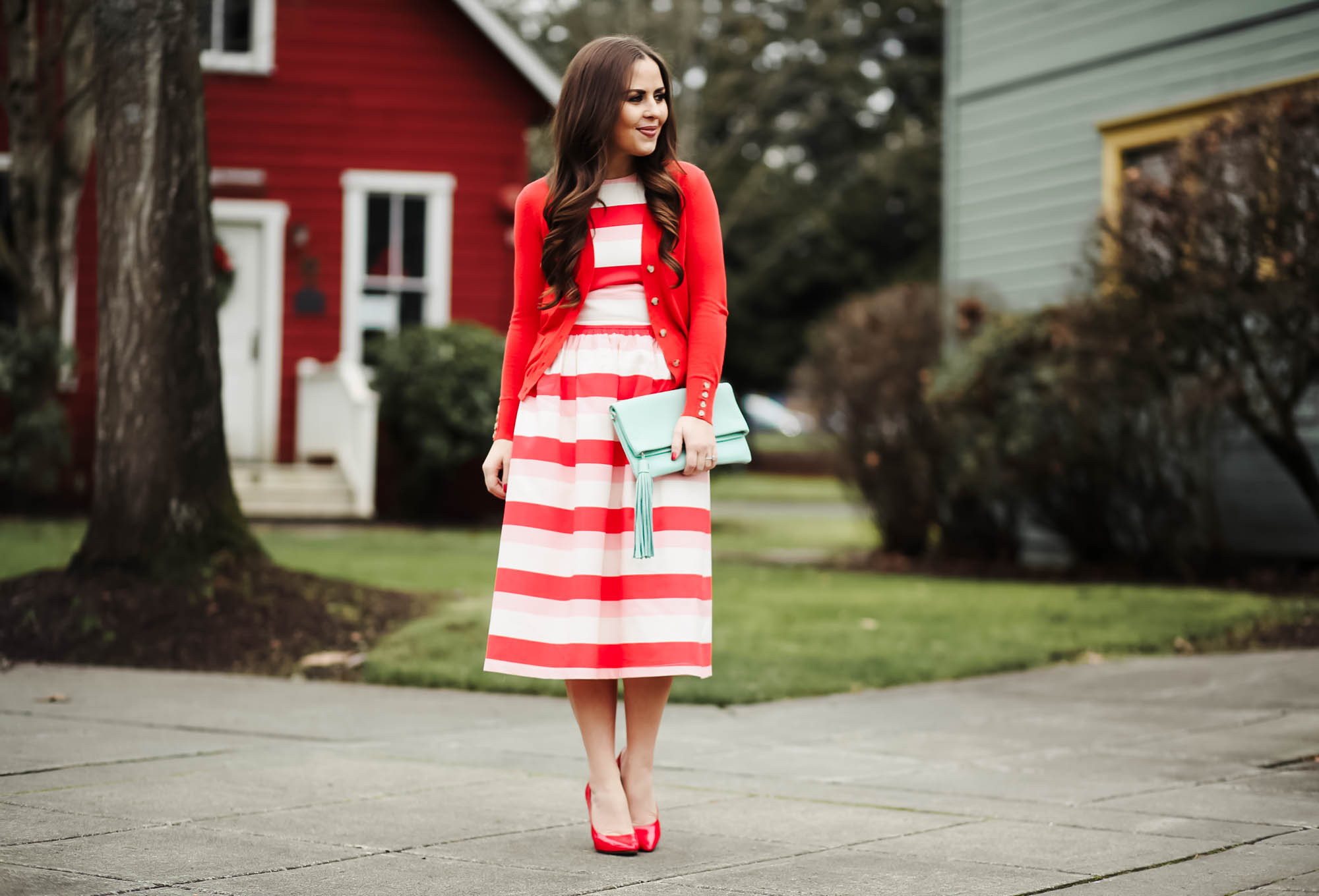 Red striped hot sale dress outfit