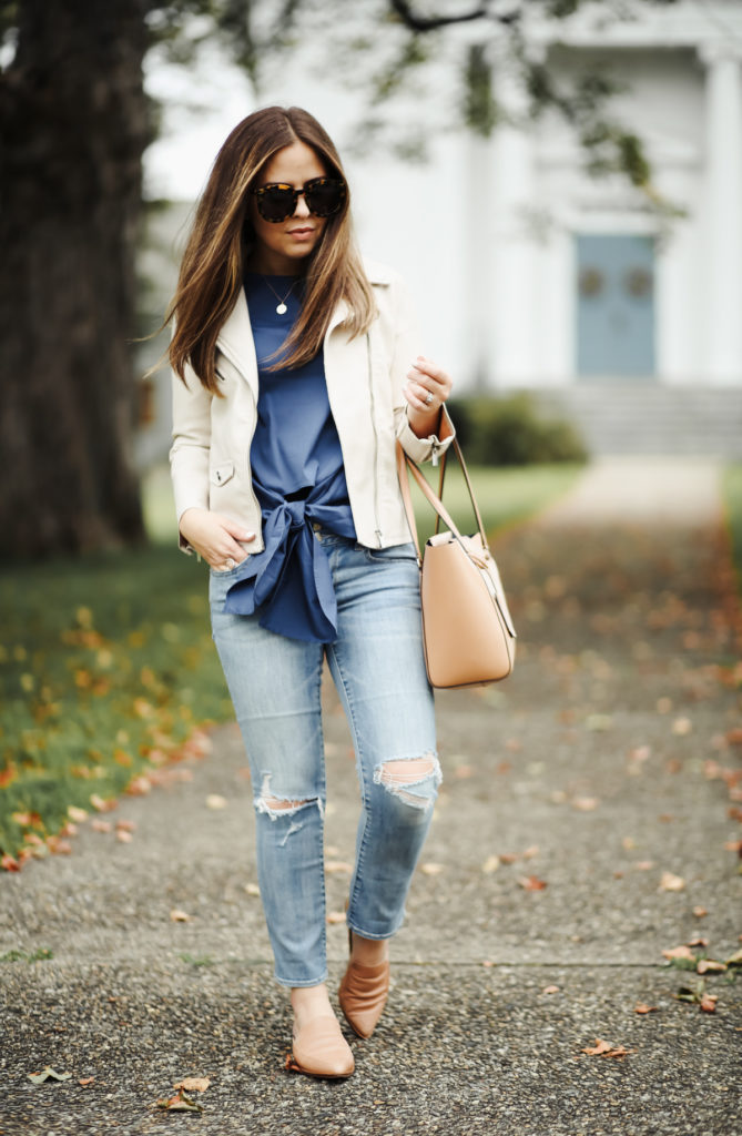 Brown Pumps with White Jeans Outfits (4 ideas & outfits)