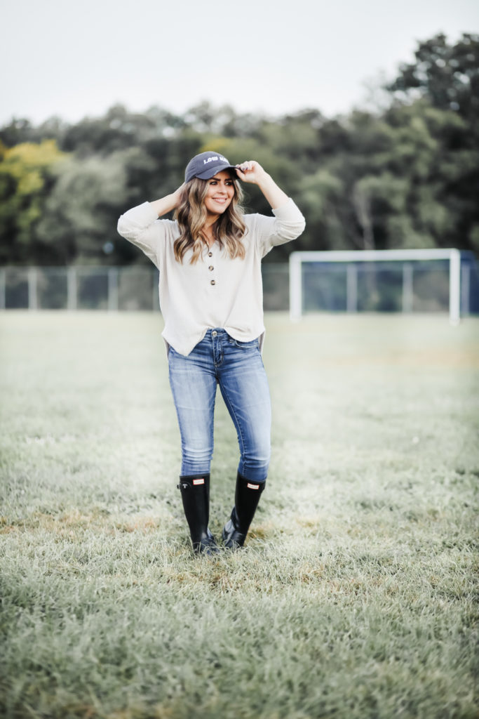Fall Outfit Ideas for Soccer Moms with American Eagle Outfitters