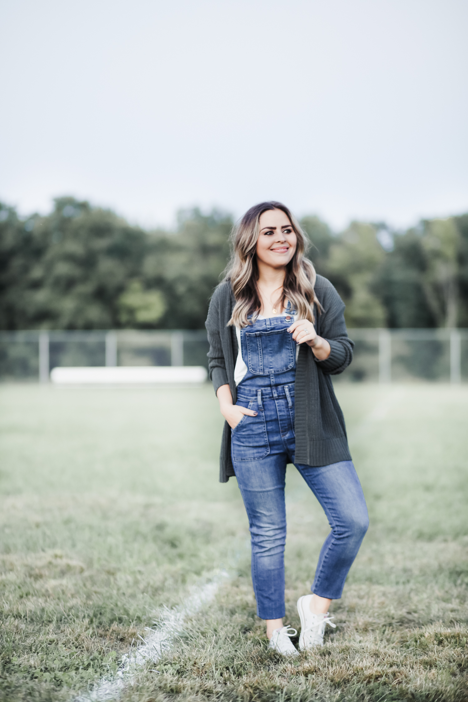 5 Cute & Practical Soccer Mom Outfits