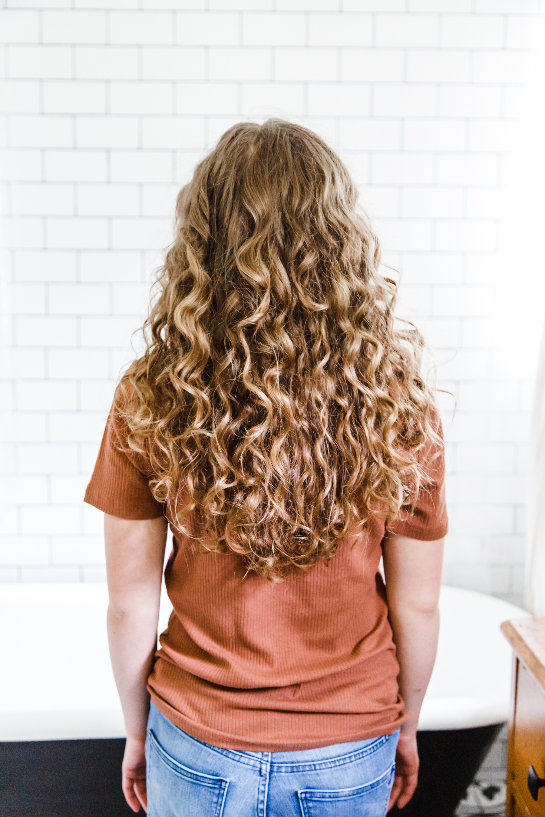 hannah's curly hair method for encouraging curl and reducing frizz