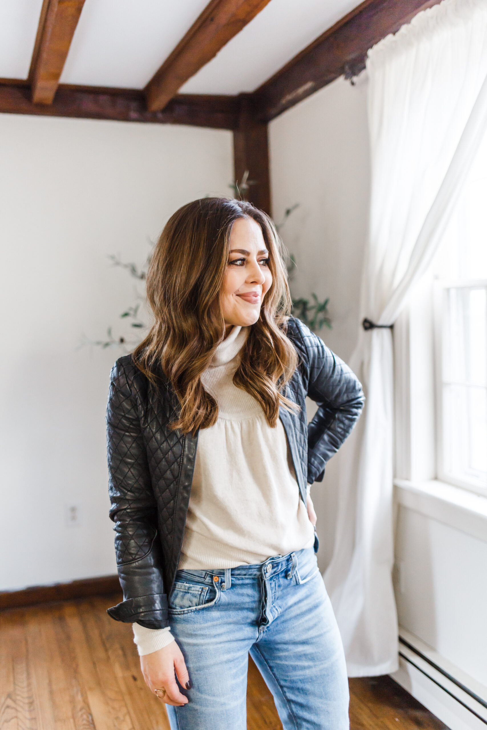 5 ways to style a white turtleneck sweater. - dress cori lynn