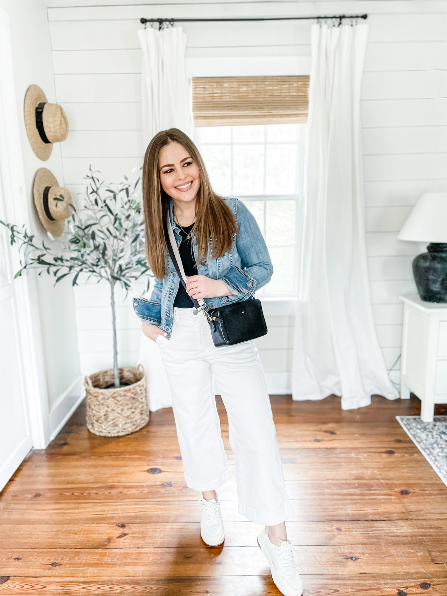 14 Outfit Ideas for How to Wear Winter White Jeans - Be So You