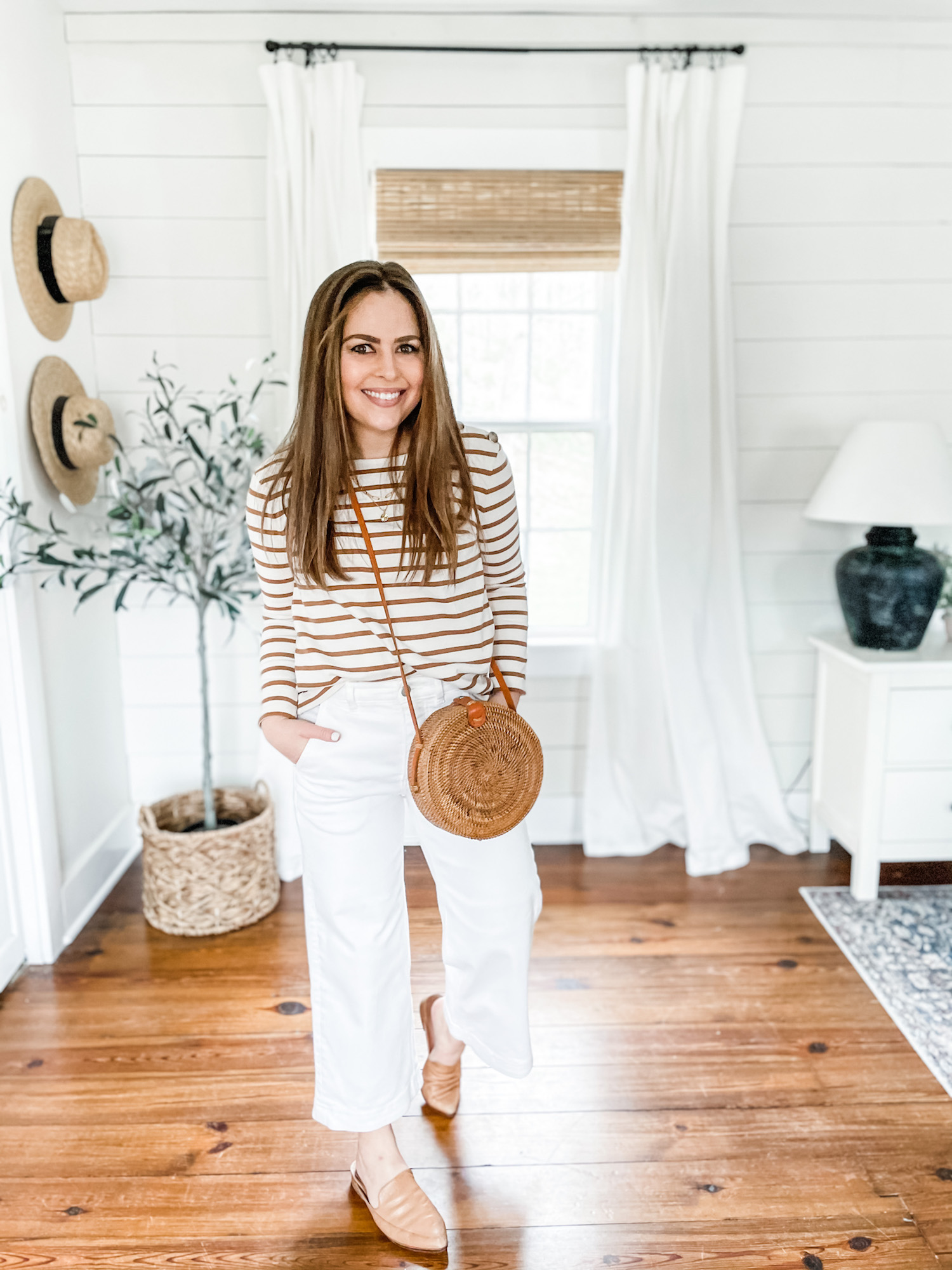 4 ways to style white wide leg pants. - dress cori lynn