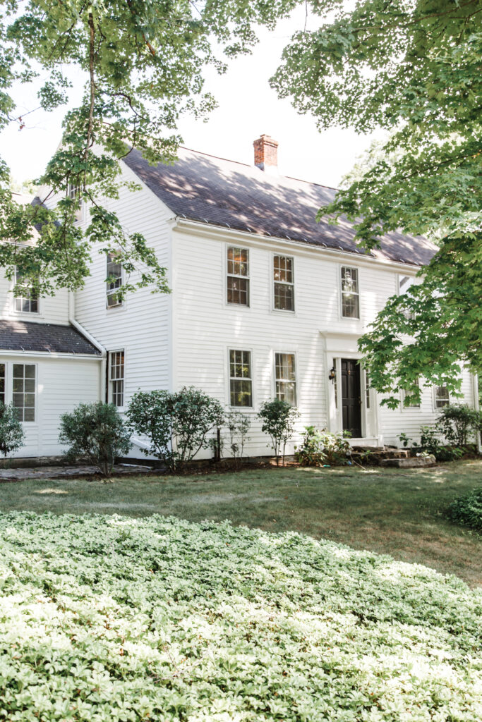 Historic White New England Saltbox House 12 683x1024 